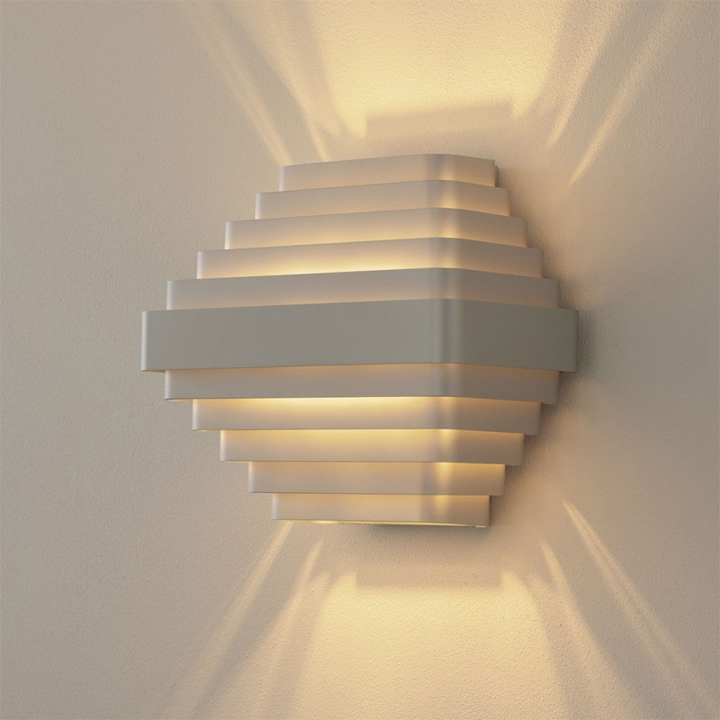 https://objectstorage.ap-seoul-1.oraclecloud.com/n/cnk6gaix2gpw/b/loqoqo-conv/o/wever-and-ducre/j-j-w-01-led-wall-lamp/61634.jpg