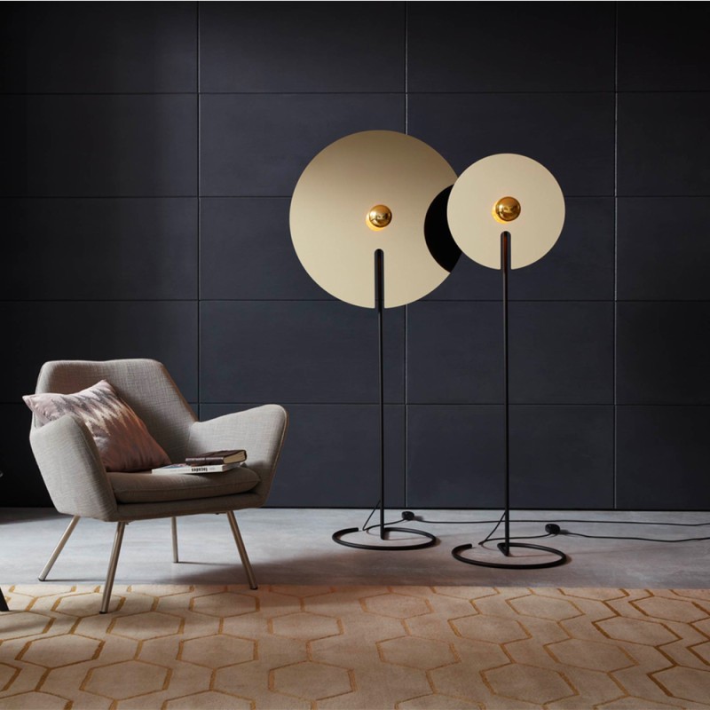 https://objectstorage.ap-seoul-1.oraclecloud.com/n/cnk6gaix2gpw/b/loqoqo-conv/o/wever-and-ducre/mirro-2-0-floor-lamp/118683.jpg