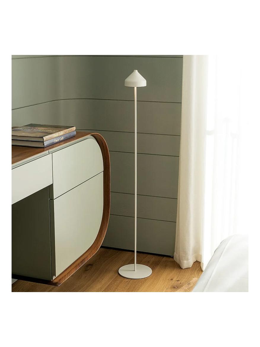 https://objectstorage.ap-seoul-1.oraclecloud.com/n/cnk6gaix2gpw/b/loqoqo-conv/o/zafferano/amelie-led-floor-lamp/147200.jpg