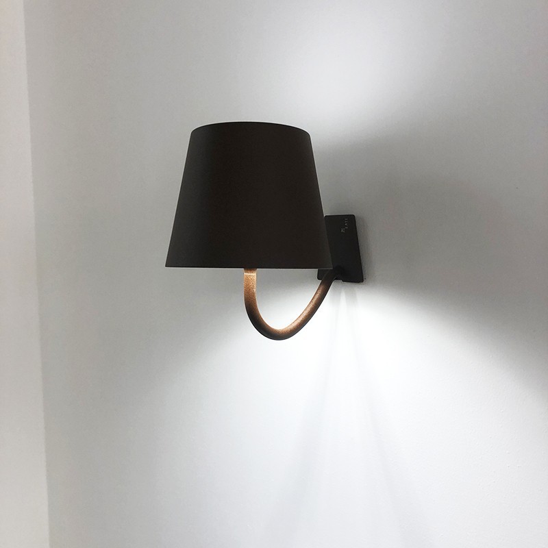 https://objectstorage.ap-seoul-1.oraclecloud.com/n/cnk6gaix2gpw/b/loqoqo-conv/o/zafferano/poldina-led-rust-battery-wall-lamp/23860.jpg