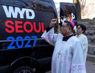 WYD십자가 운반 차량 축복식