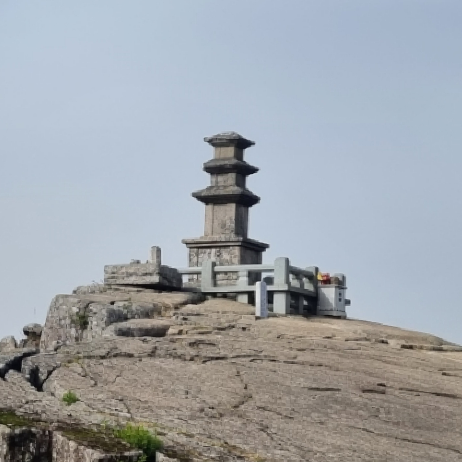 대견사 삼층석탑