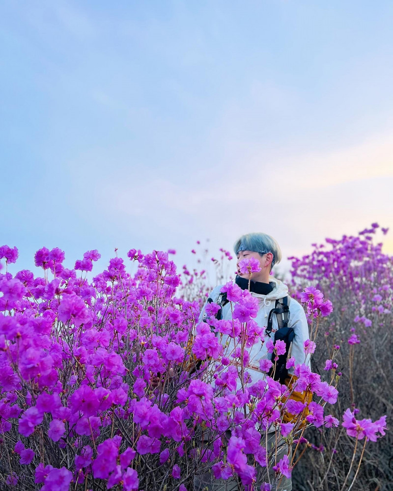 천주산
< 경남 창원시 천주산 >
⛰️전체 산행 루트⛰️
들머리 : 달천계곡
산행거리 : 약 7.4km
산행코스 : 달천계곡공영주차장 - 임도길 - 만남의광장 -천주산 정상(638m) - 원점회귀
❤️🔥산행난이도 : 보통
⏰산행시간 : 약 2시간 30분
🚘 주차장: 달천계곡주차장()
🅿️ 주차요금: 무
🚻 화장실: 유
🚸 입산 가능 시간 🚸
00시00분 ~ 24시 59분
✅ 달천계곡주차장 주변에는 축제 진행 장소이므로 일출시간때 아니면 주차하기 매우 힘듬
✅ 다른코스에 비해 임도길로 만남광장까지 편하게 갈수 있어서 등린이들에게 아주 손쉬운코스 입니다
✅ 시간적여유 있으신분들은 만남광장에서 상봉 봉우리도 들려보기 추천!! (진달래군락지 반대방향😂)
✅ 올해 진달래 군락지는 작년에비해 덜 이쁩니다, 냉해맞은꽃들도 종종보이지만 다른 진달래 산행지에비해 풍성하니 걱정 노노
✅ 진달래 시즌에는 주차전쟁이므로 되도록이면 일출or 대중교통을 추천 드립니다